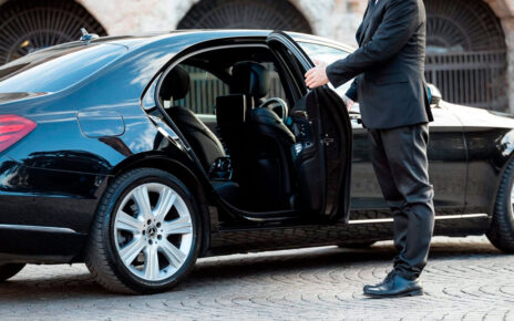 Top Amenities Offered by Dubai Limo Services